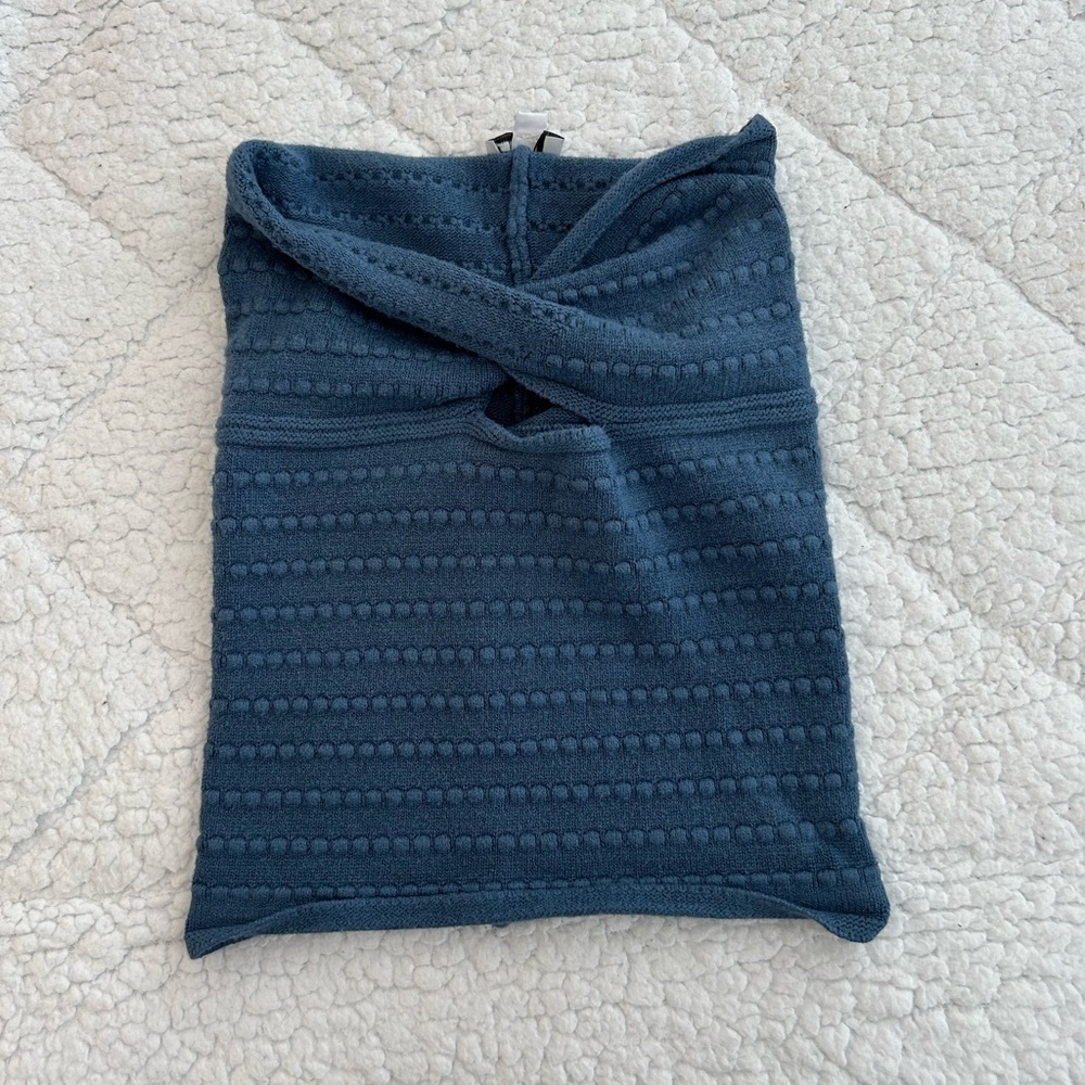 Subdued knit tube top
